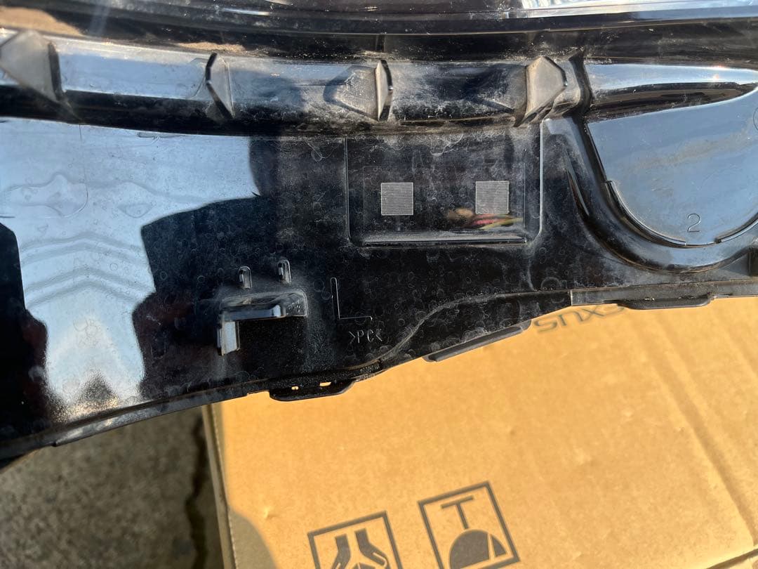 レクサスRC300hの左ヘッドランプ