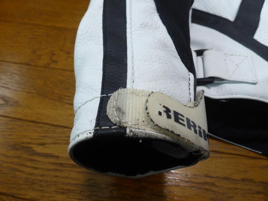 BERIK レーザージャケット ホワイト インナー プロテクター付き