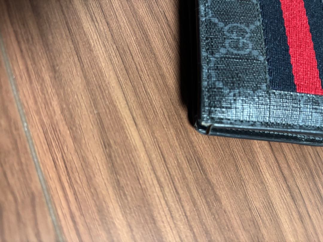 最終値下げGUCCI 二つ折り財布