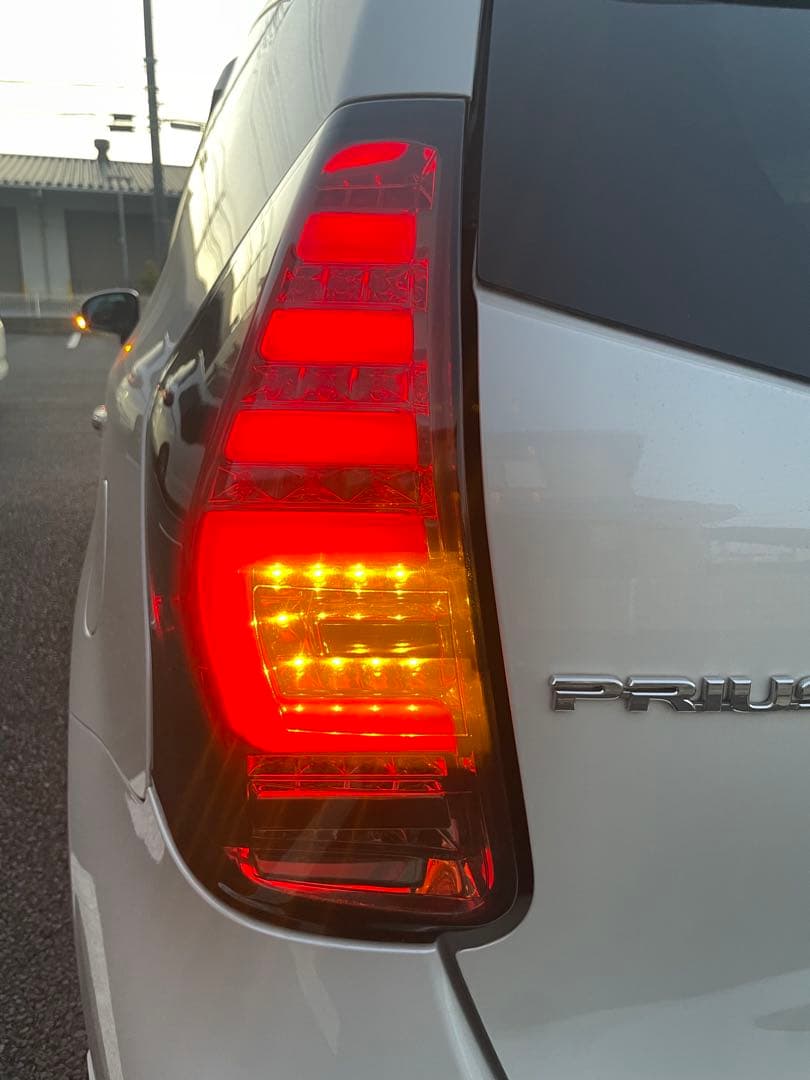 スモークテールライト2個セット　REVIER(レヴィーア)　プリウスα