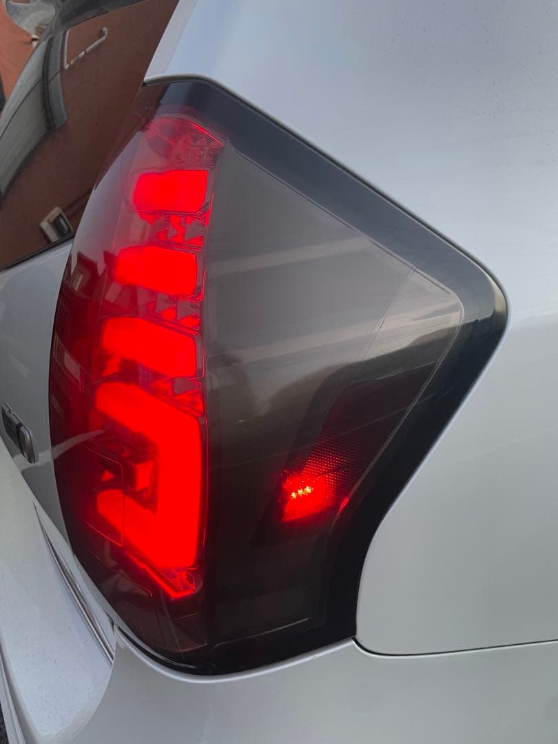 スモークテールライト2個セット　REVIER(レヴィーア)　プリウスα