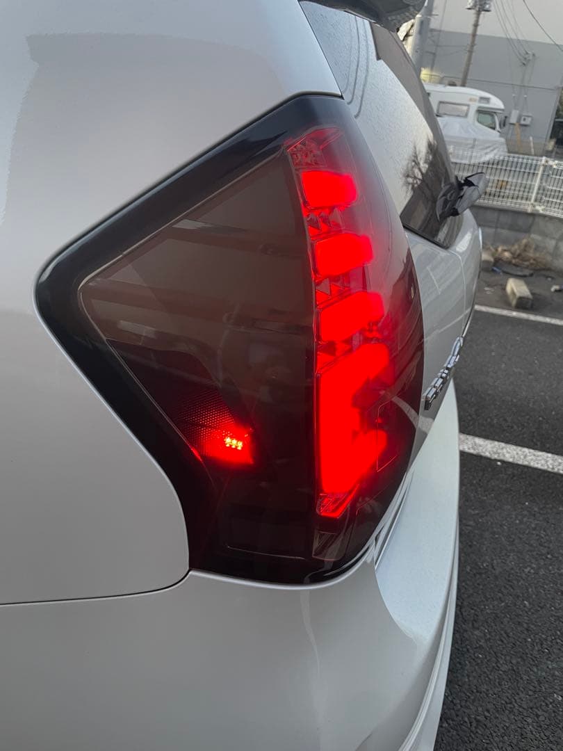 スモークテールライト2個セット　REVIER(レヴィーア)　プリウスα