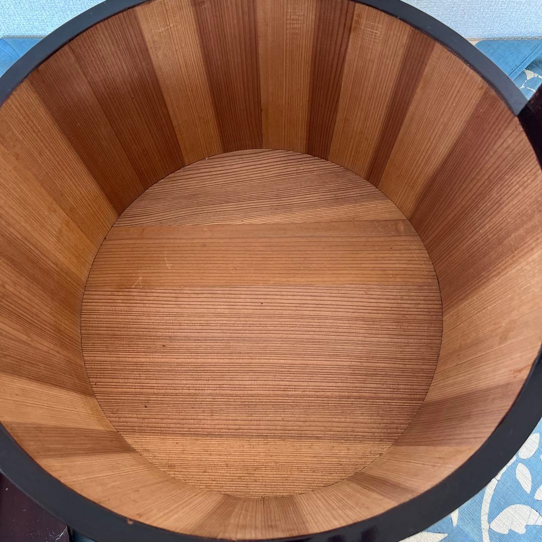 手付き蓋付き桶　漆桶