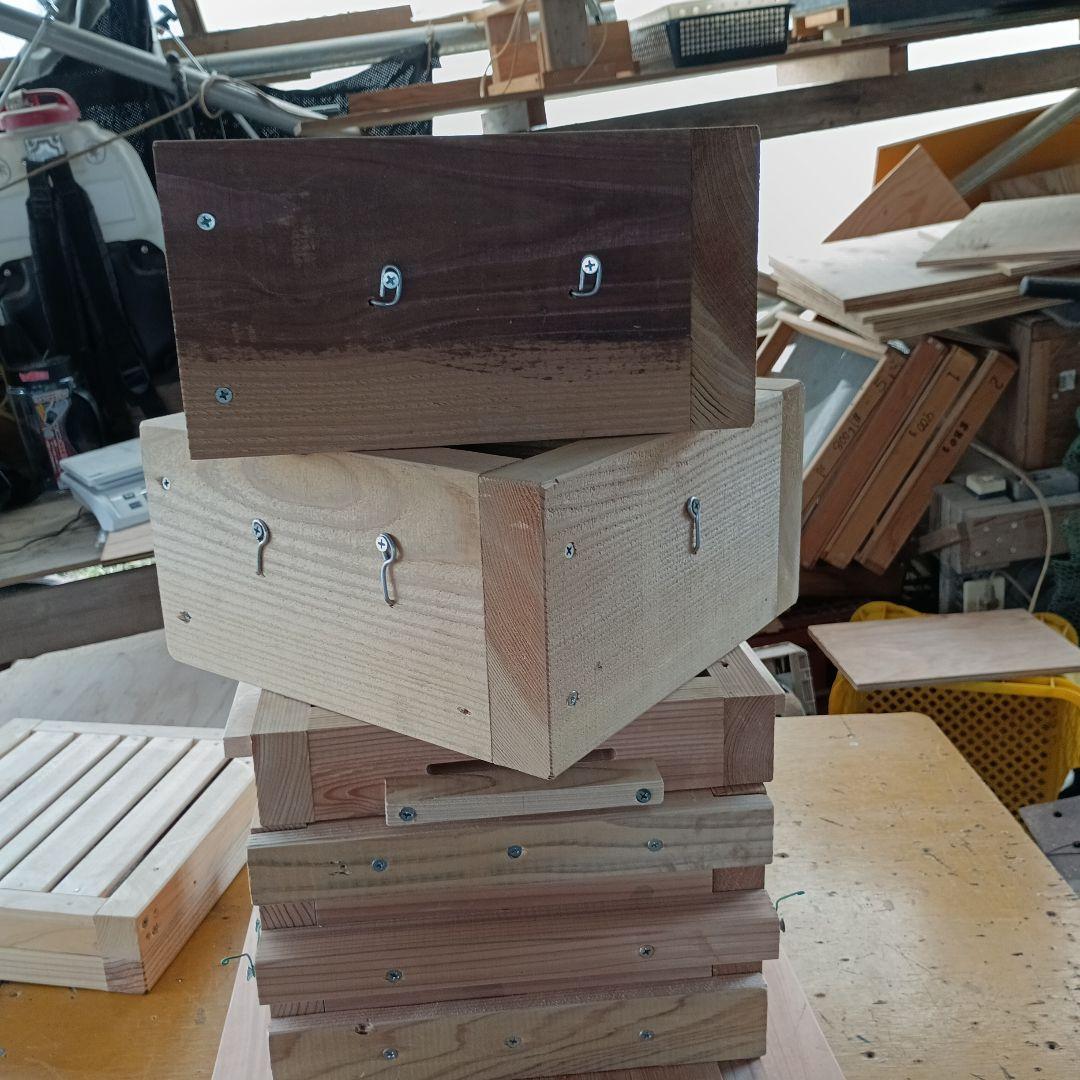 日本蜜蜂の巣箱　02