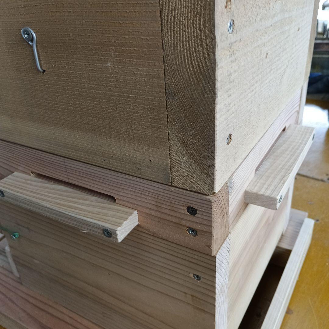 日本蜜蜂の巣箱　02