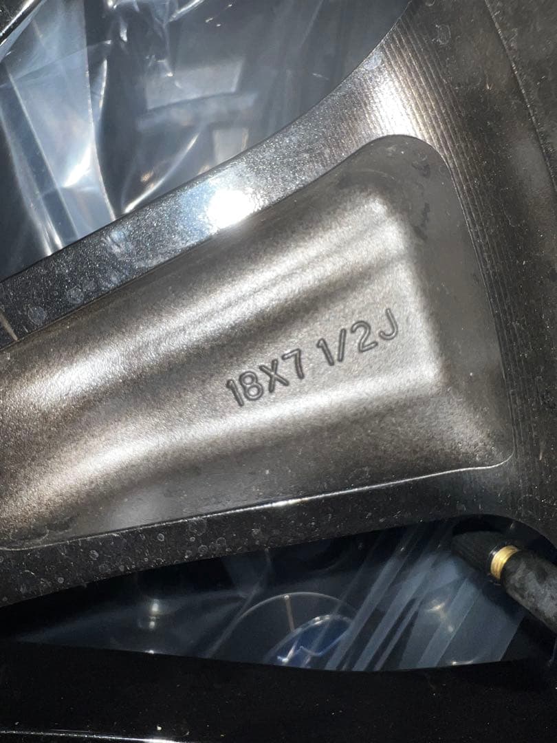 スバル レヴォーグ純正18インチホイール