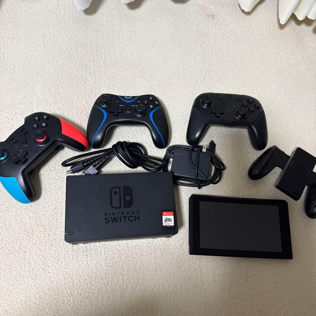 Nintendo Switch 本体 + コントローラーセット＋大乱闘カセット