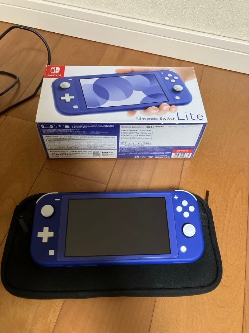 美品　Nintendo Switch Lite ブルー 充電器付き