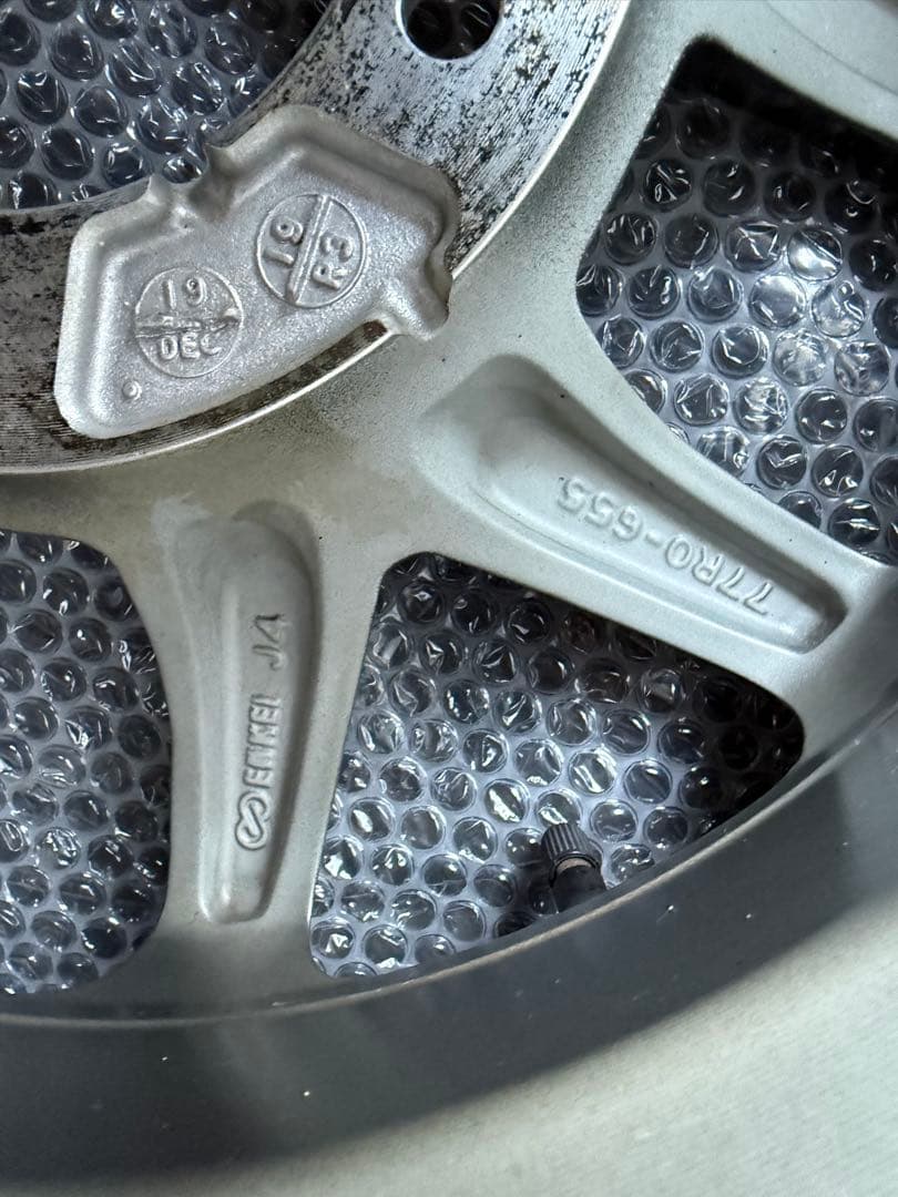 JB64W ジムニー　純正アルミ　新車外し　16インチ　背面　キャリア　表面化