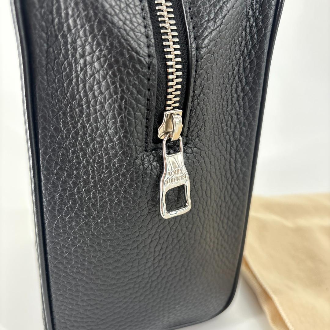 新品未使用 ルイヴィトン ヴァヴァン NV モノグラム トリヨン ハンドバッグ