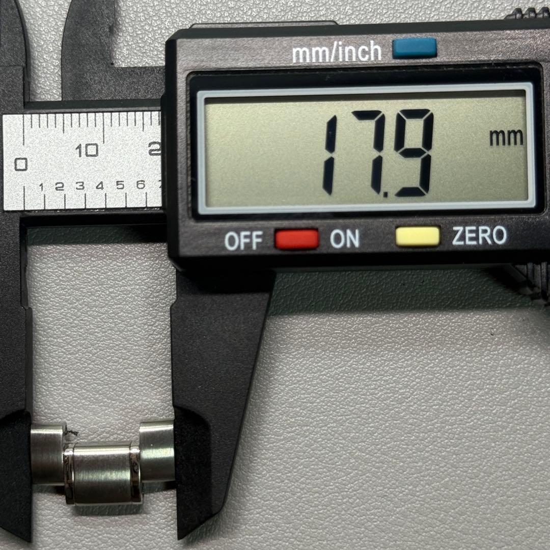 OMEGA SPEEDMASTER 321.30.44.52 1コマ