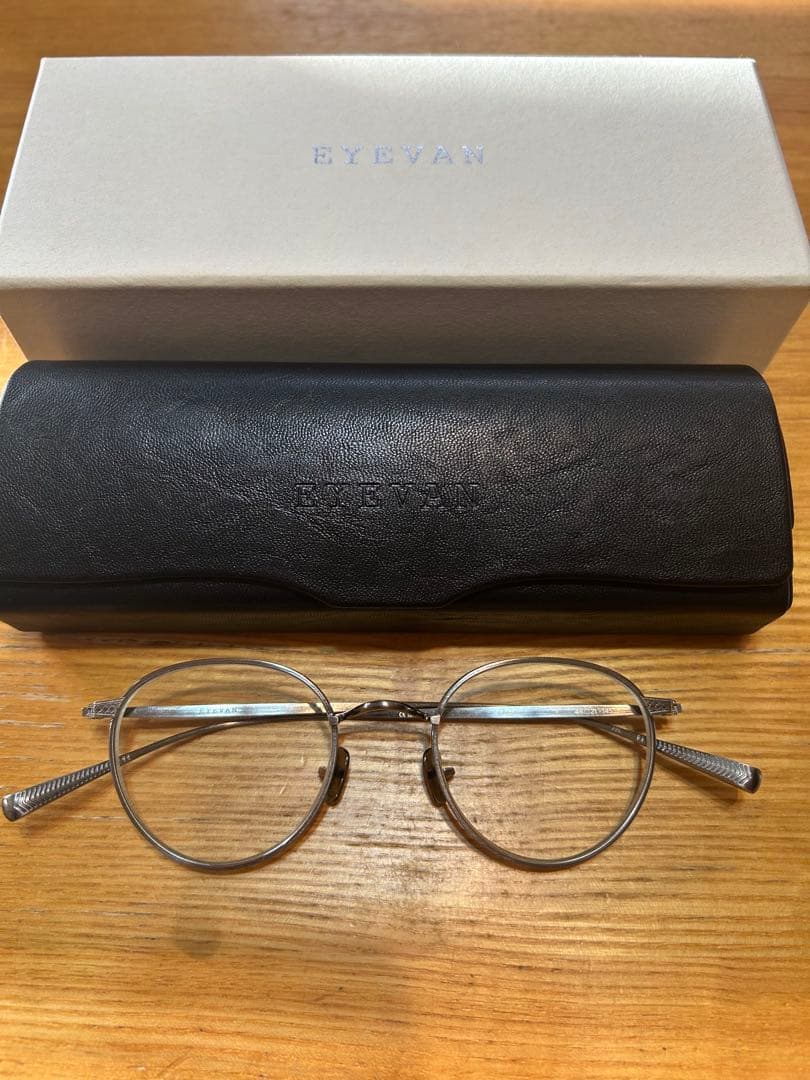 新品同様　EYEVAN 度なし
