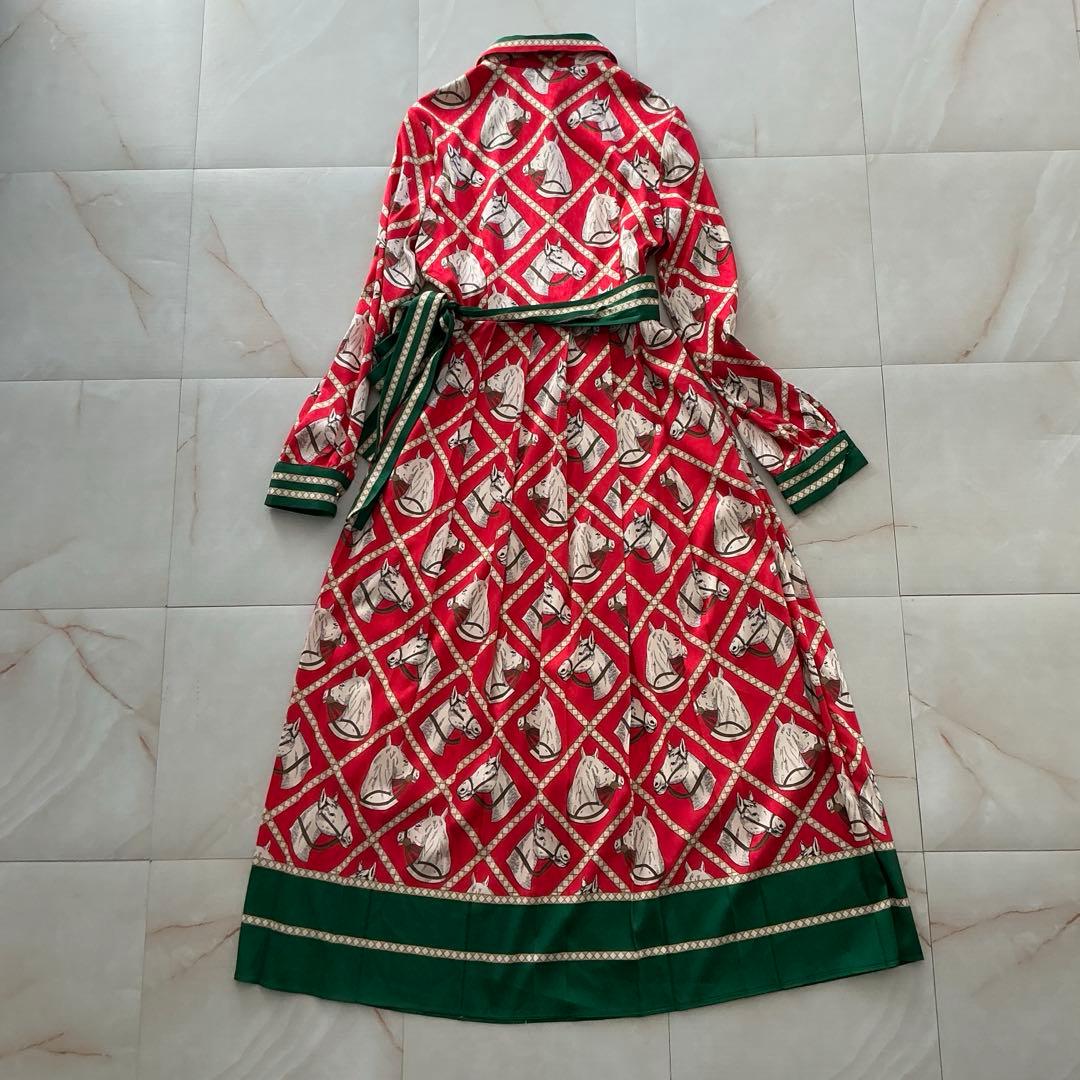 昭和レトロ 馬柄ボウタイワンピース 赤×緑 金ボタン ヴィンテージ風