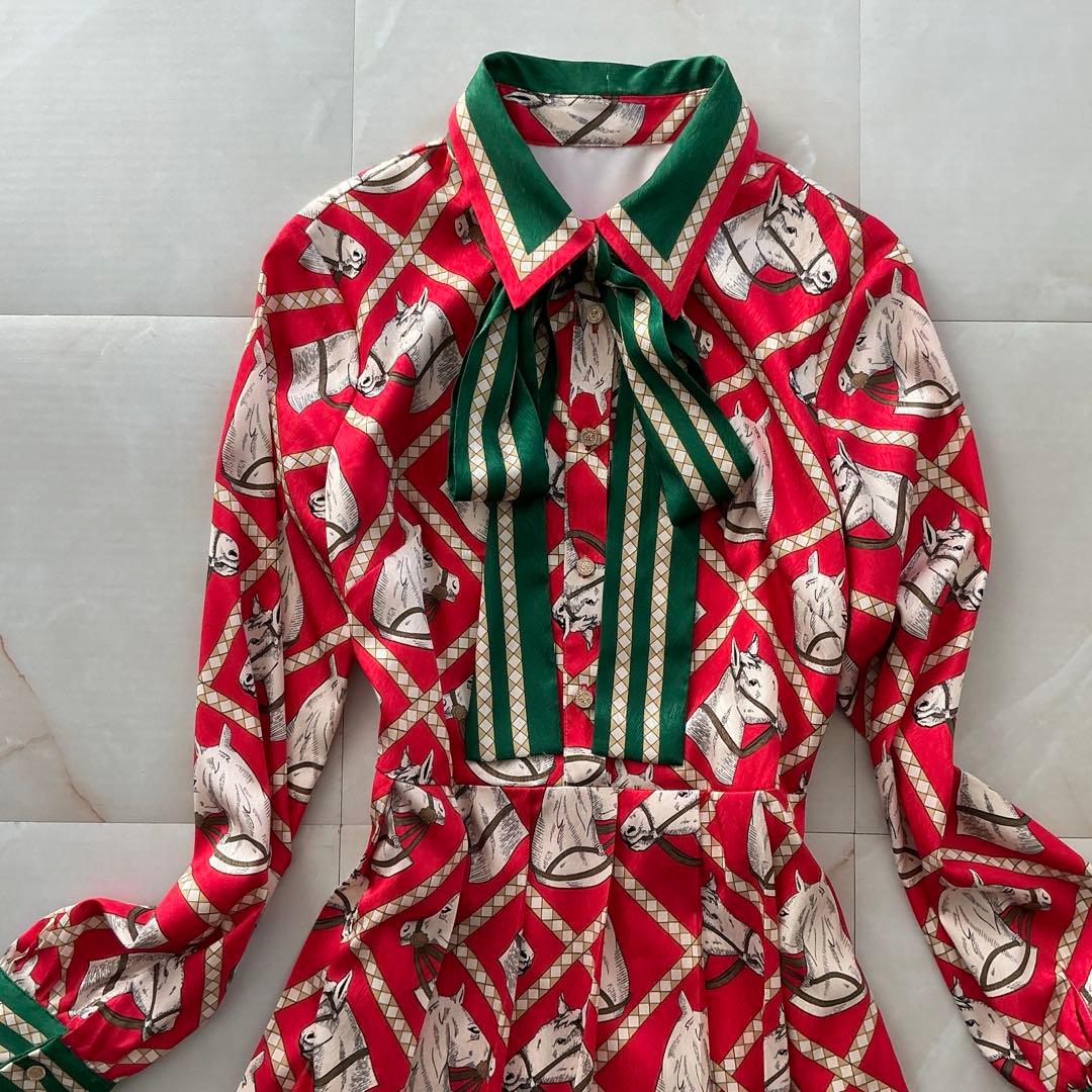 昭和レトロ 馬柄ボウタイワンピース 赤×緑 金ボタン ヴィンテージ風