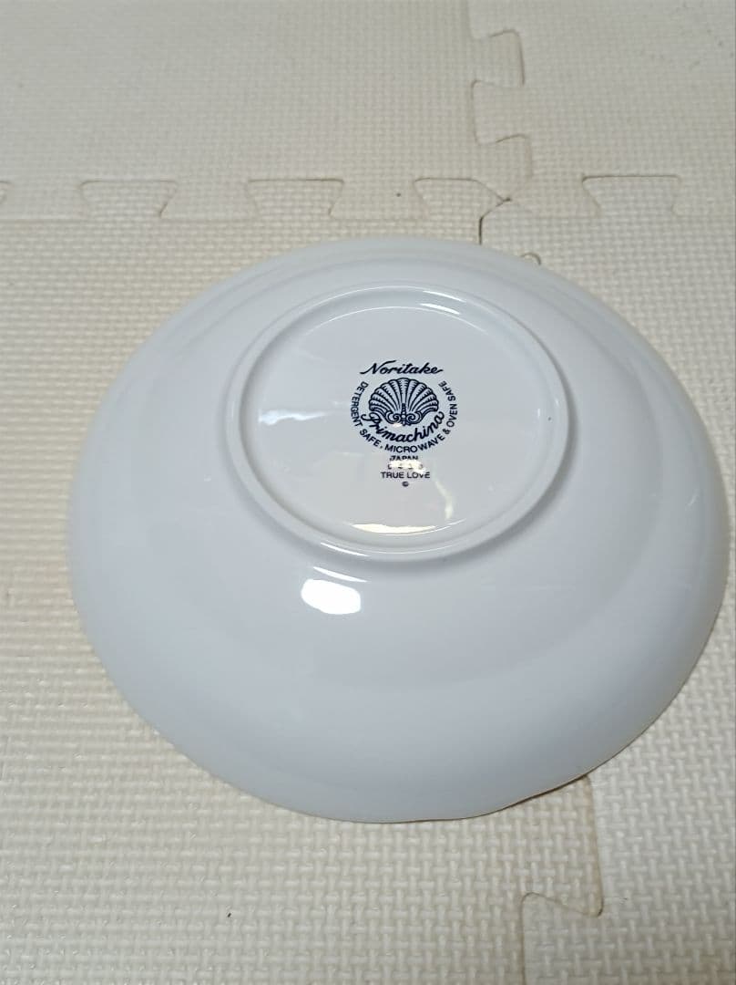 蘭*様 ★ノリタケ　トゥルーラブ　皿　直径約19cm 高さ約4.5cm
