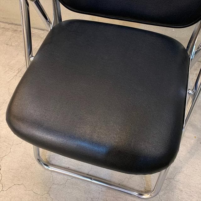 コクヨのフォールディングチェア①