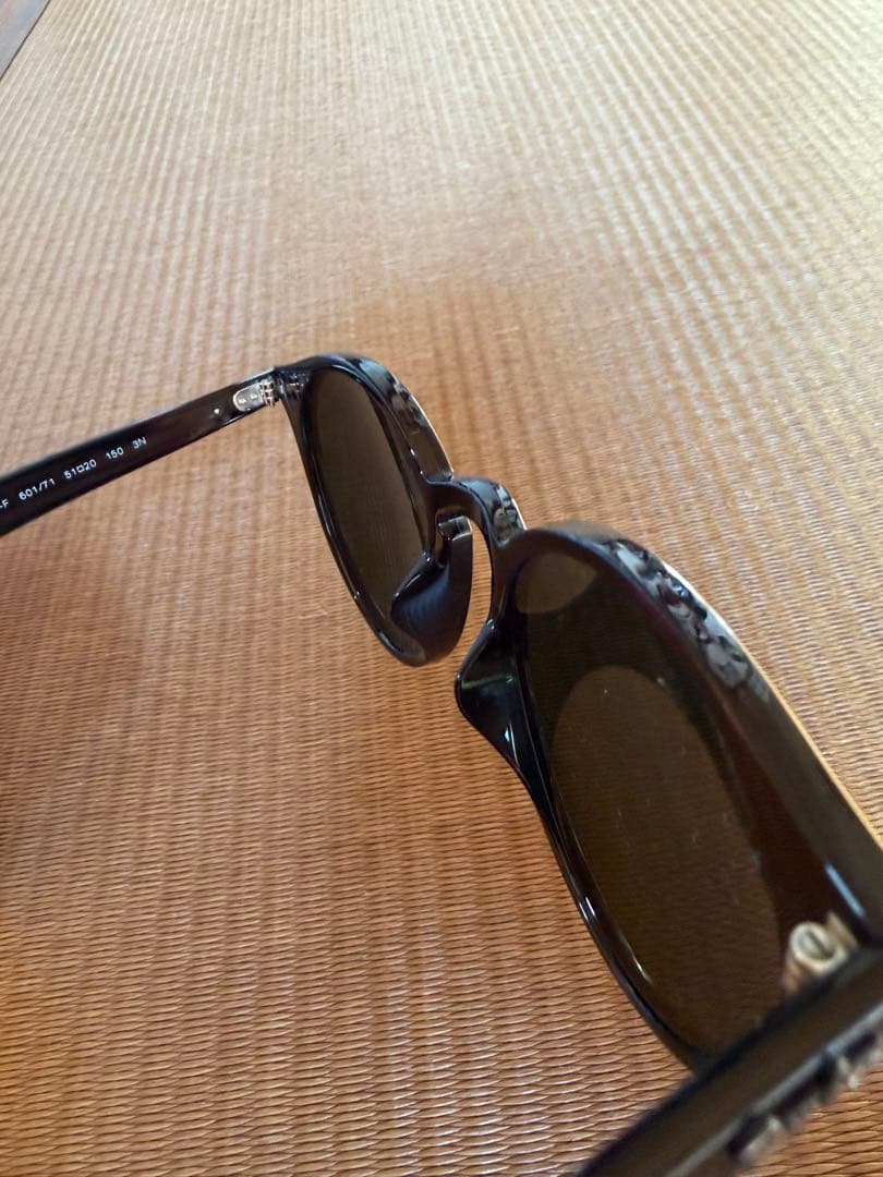 レイバン　ラウンド型サングラス　RB2180F　ブラック