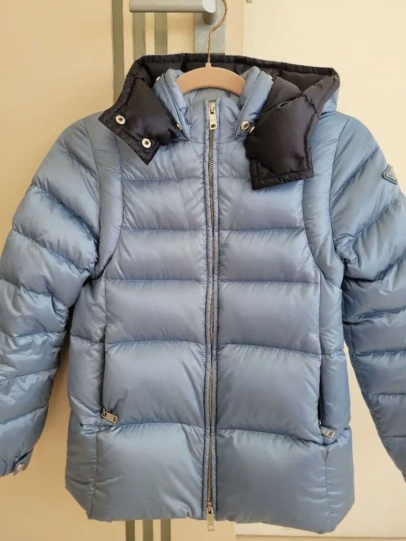 お値下早い者勝ち！PRADA ダウンジャケット 140cm