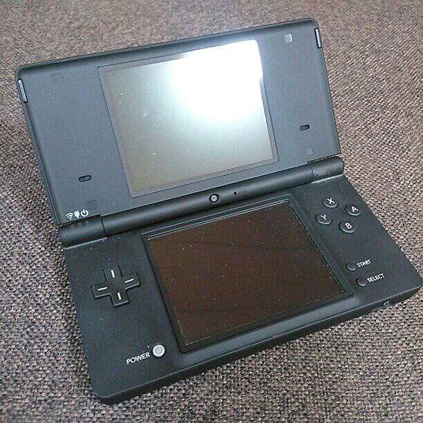 美品　ニンテンドーDSiブラック