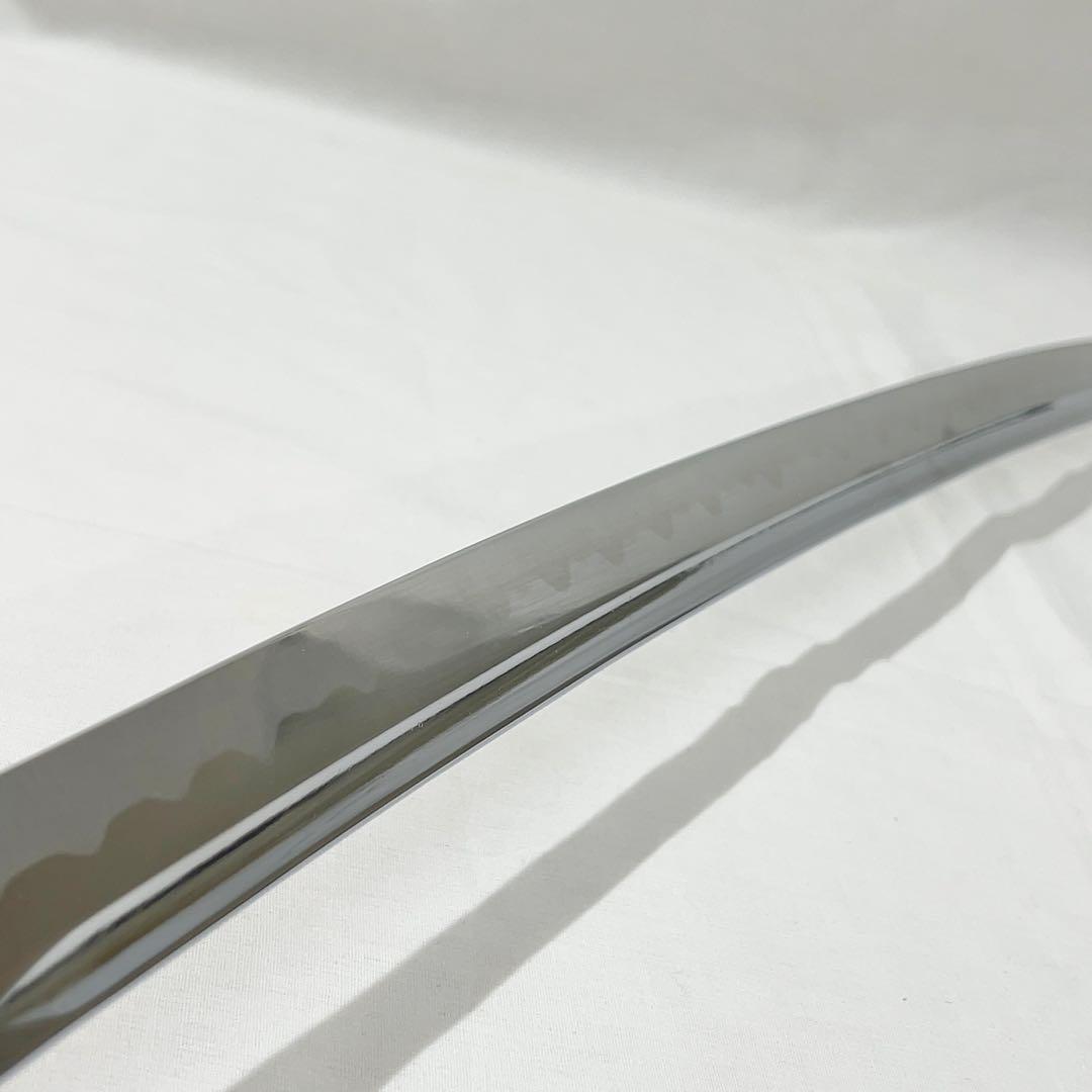 【模造刀】太刀 樋入り 全長99センチ 波 鍔 黒鞘 互の目 刃紋