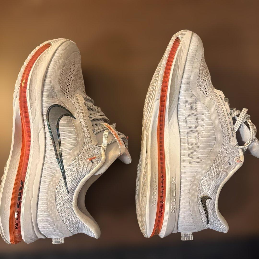 Nike ペガサスプレミアムW　フットボールグレー　トータルオレンジ　28.0