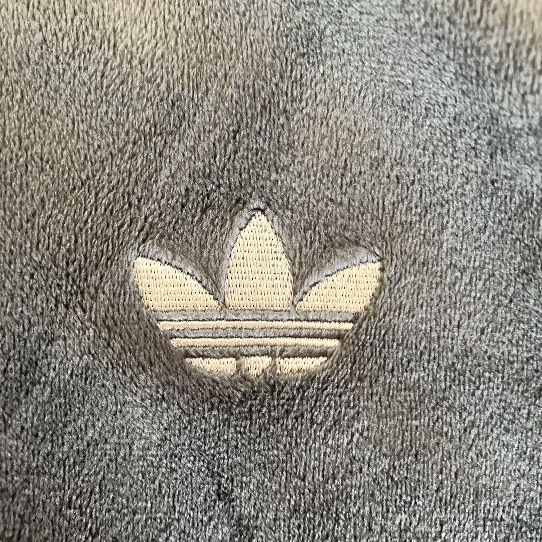 【人気モデル】adidas ベロア トラックジャケット グレー トレフォイル