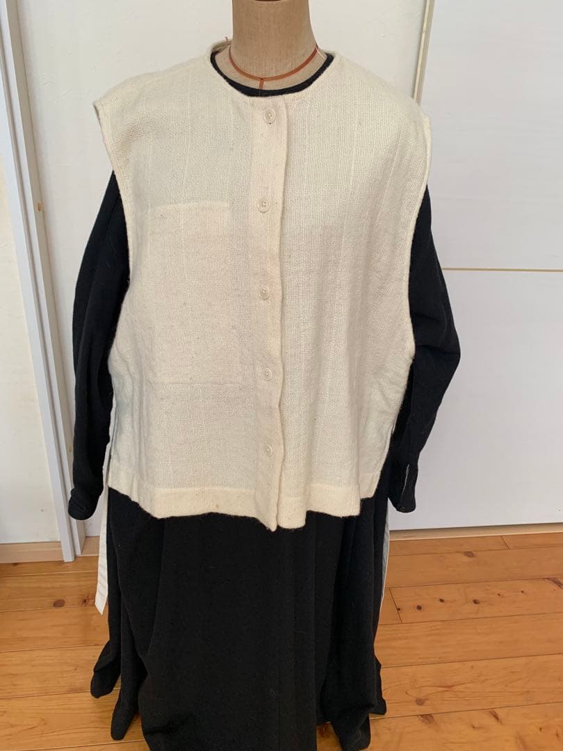 Khadi and Co Bess Nielsen アイボリーベスト