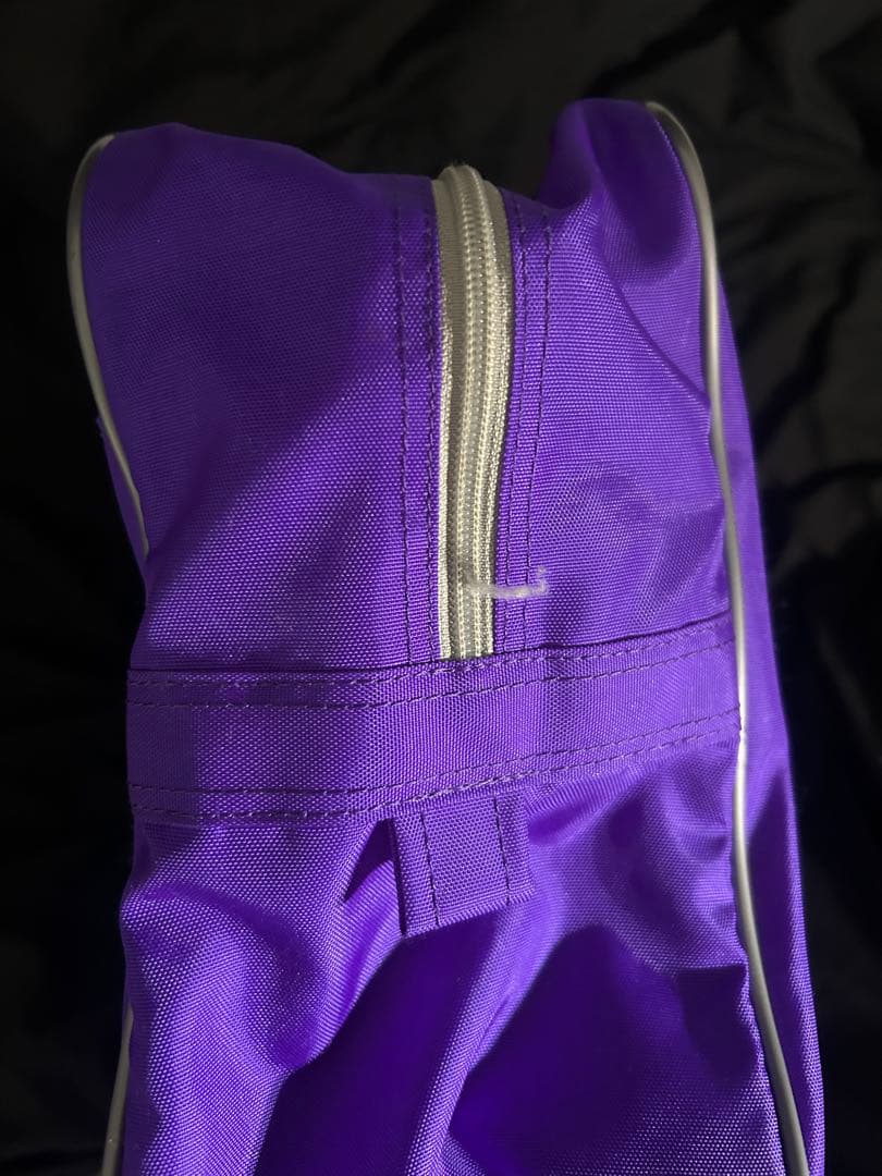 WORLD PEGASUS 紫 ダッフルバッグ