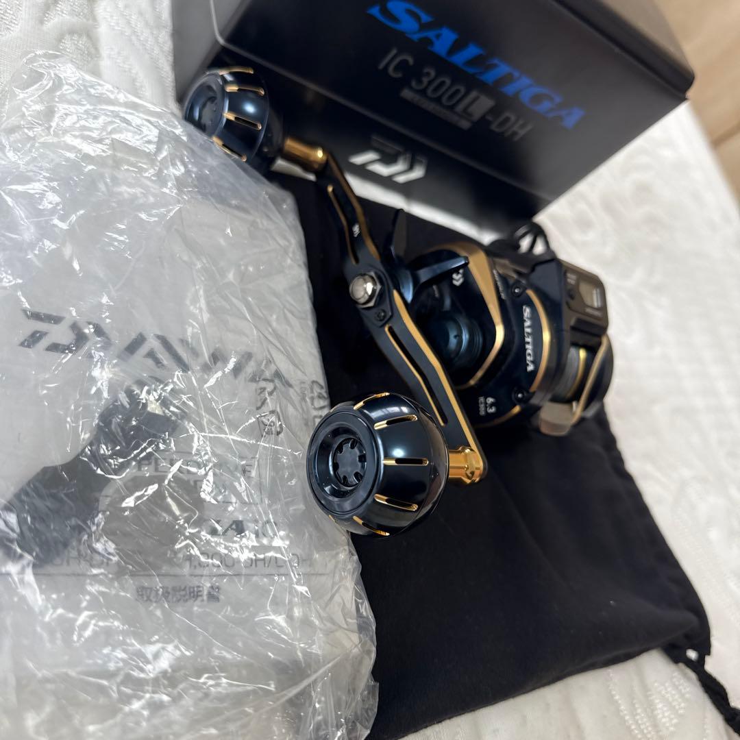 【美品】　ソルティガ　DAIWA SALTIGA IC 300L-DH 左
