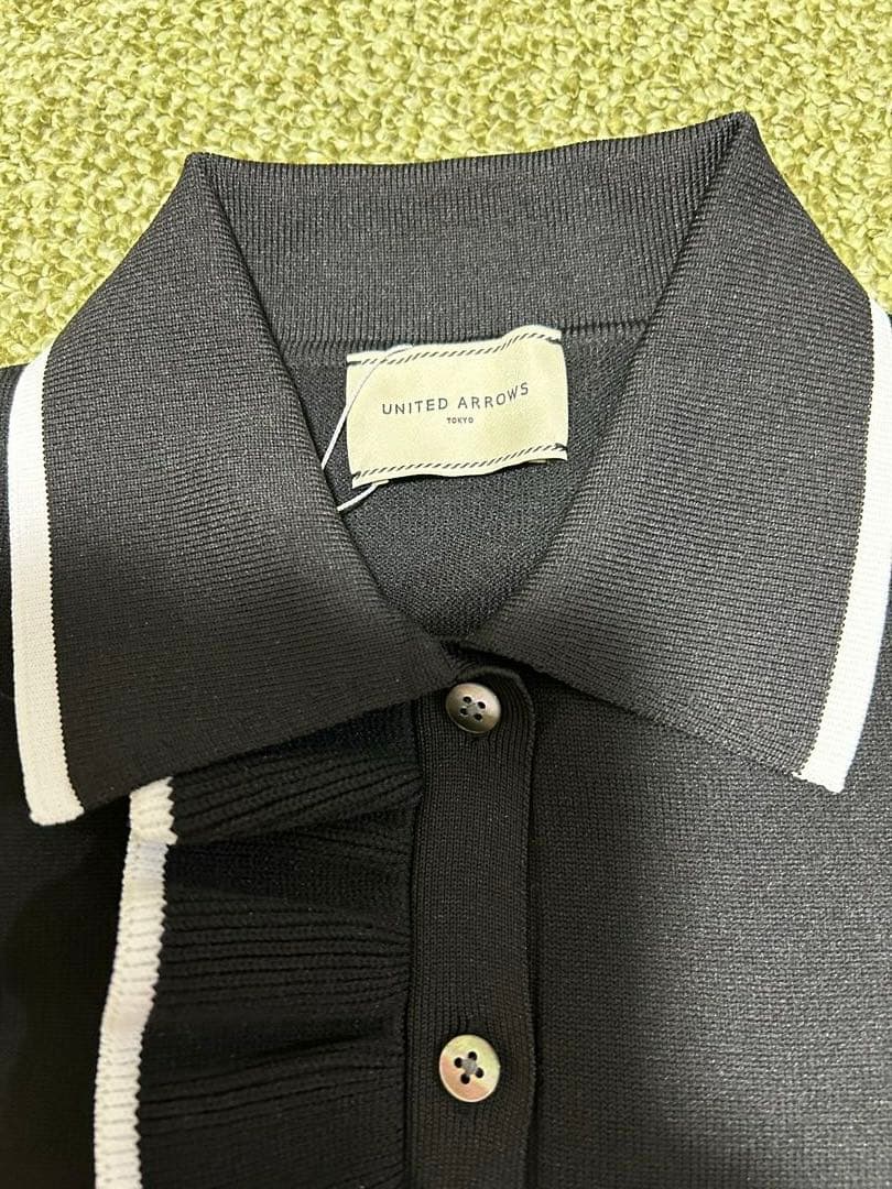 ユナイテッドアローズ　ブラックフリル付き半袖　ニットポロシャツ