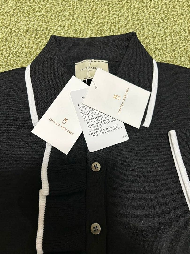 ユナイテッドアローズ　ブラックフリル付き半袖　ニットポロシャツ