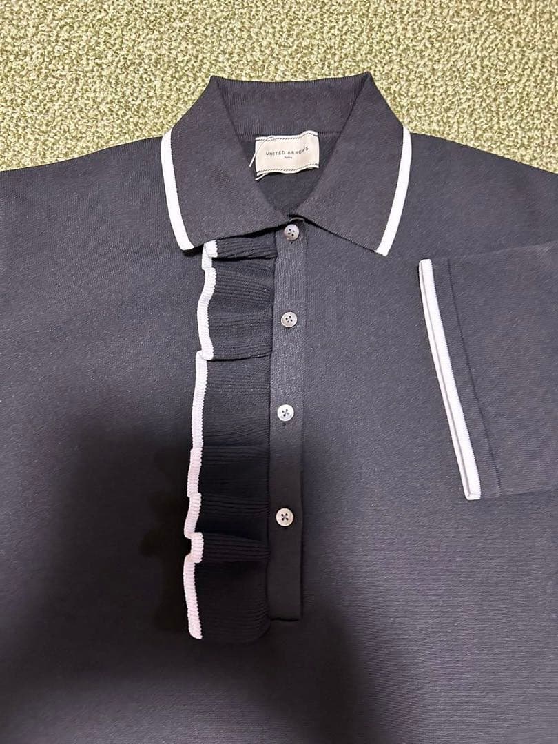 ユナイテッドアローズ　ブラックフリル付き半袖　ニットポロシャツ