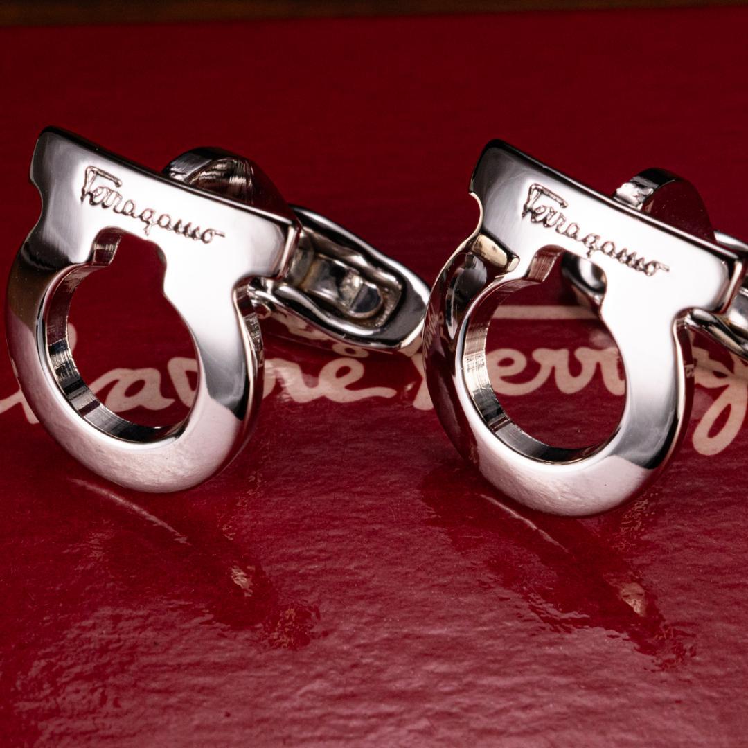 箱有 フェラガモ FERRAGAMO 特別な日のためのガンチーニ カフスボタン