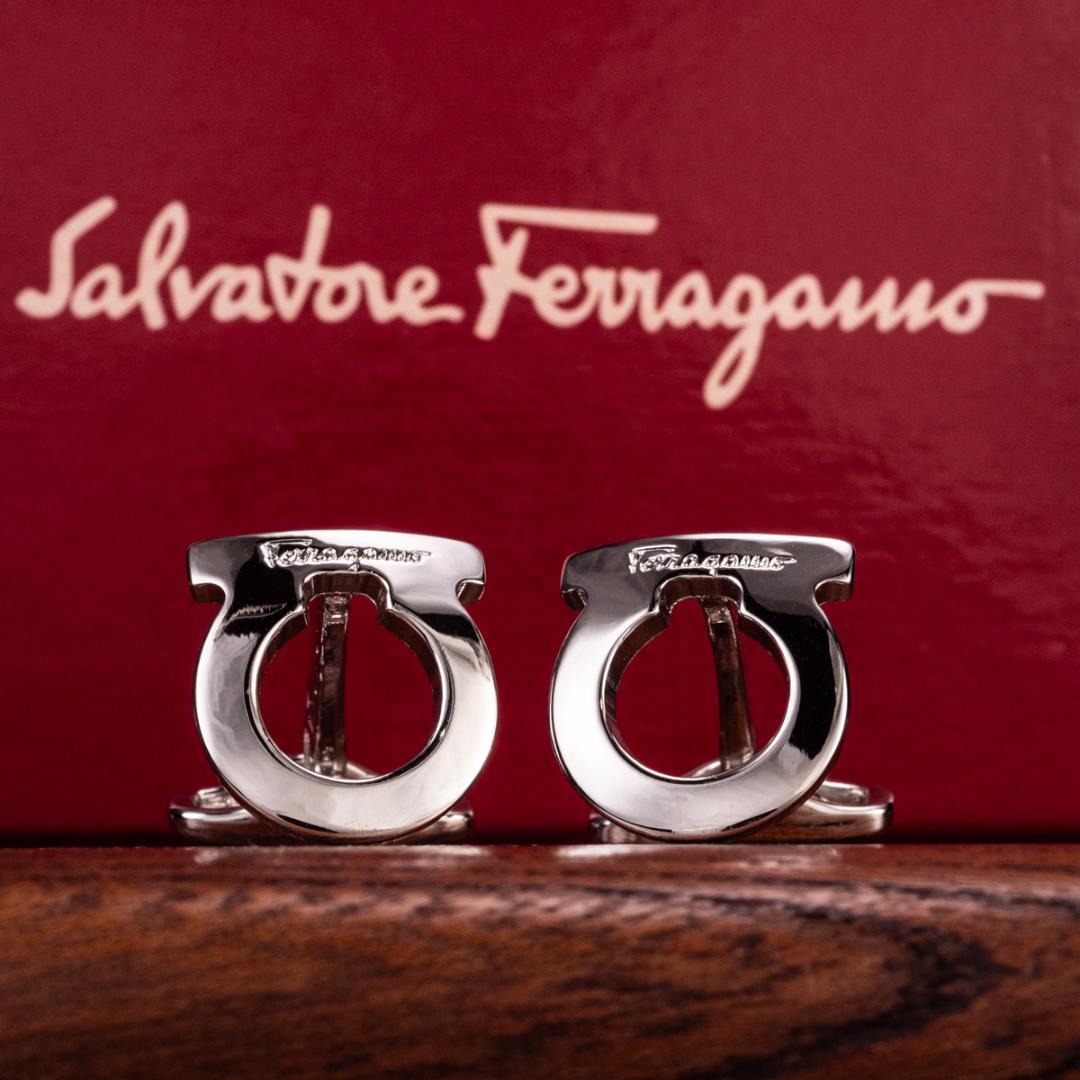 箱有 フェラガモ FERRAGAMO 特別な日のためのガンチーニ カフスボタン