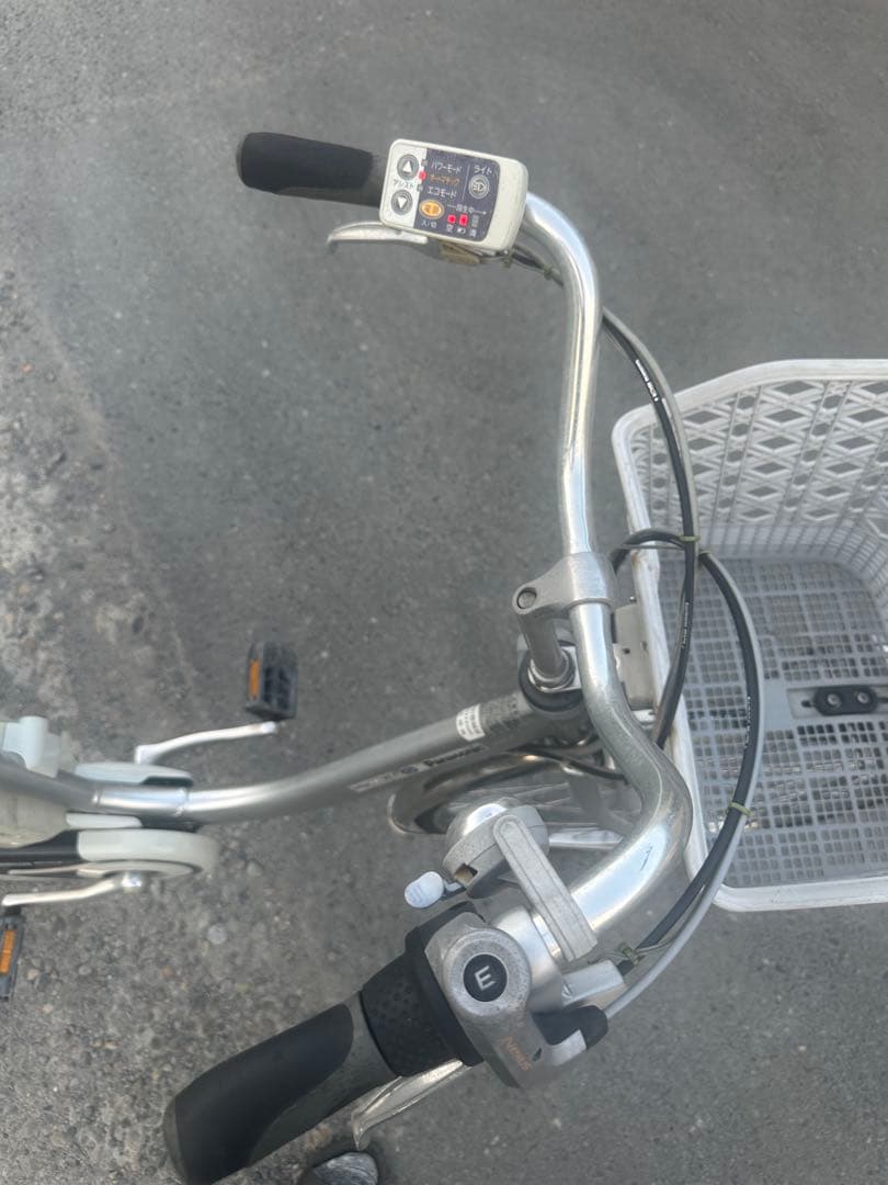 シルバー 電動アシスト自転車 バスケット付き
