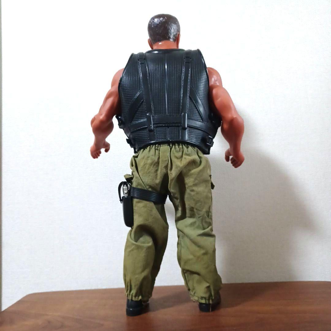 映画「コマンド―」アーノルド・シュワルツェネッガー演　可動式フィギュア