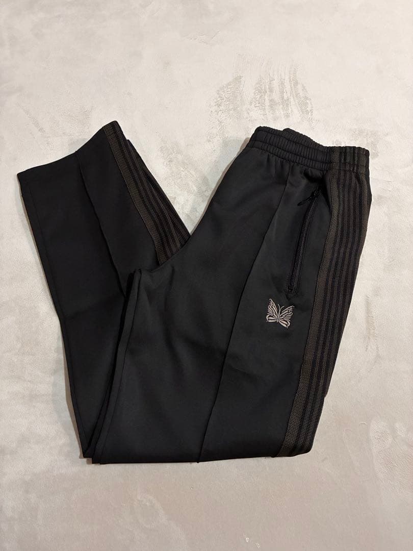 トラックパンツ