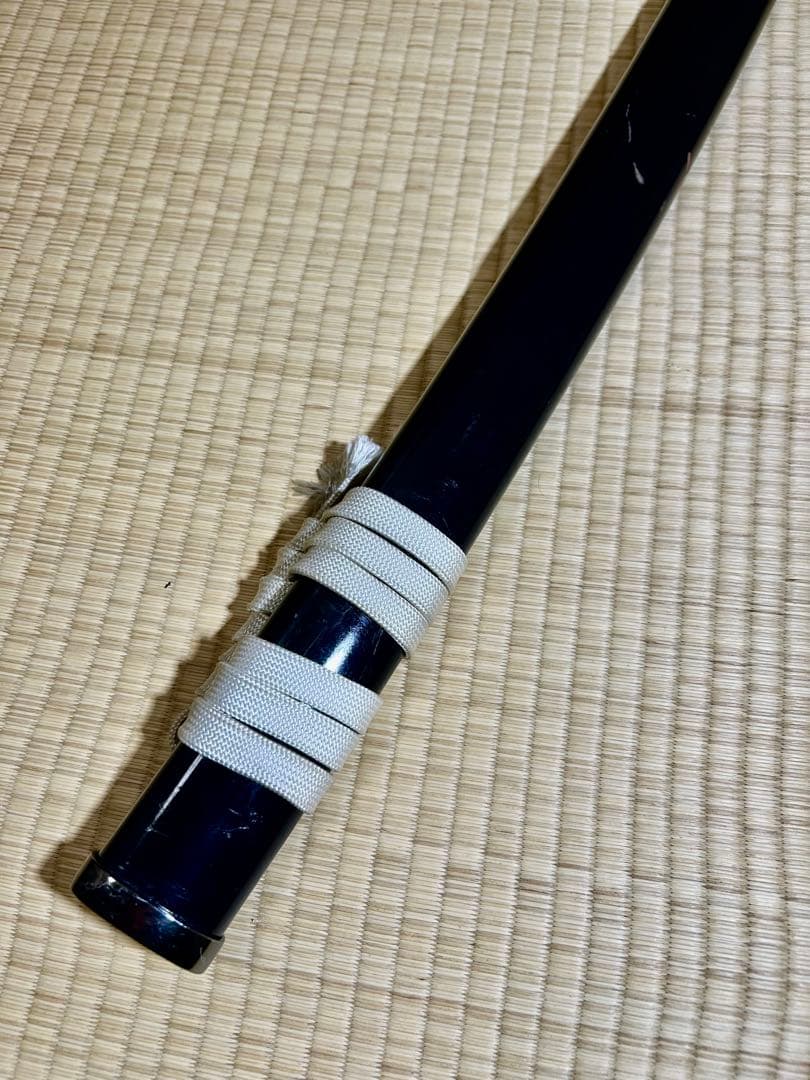 模造刀 太刀　※刀身に樋があり、鍔に花模様のある刀！