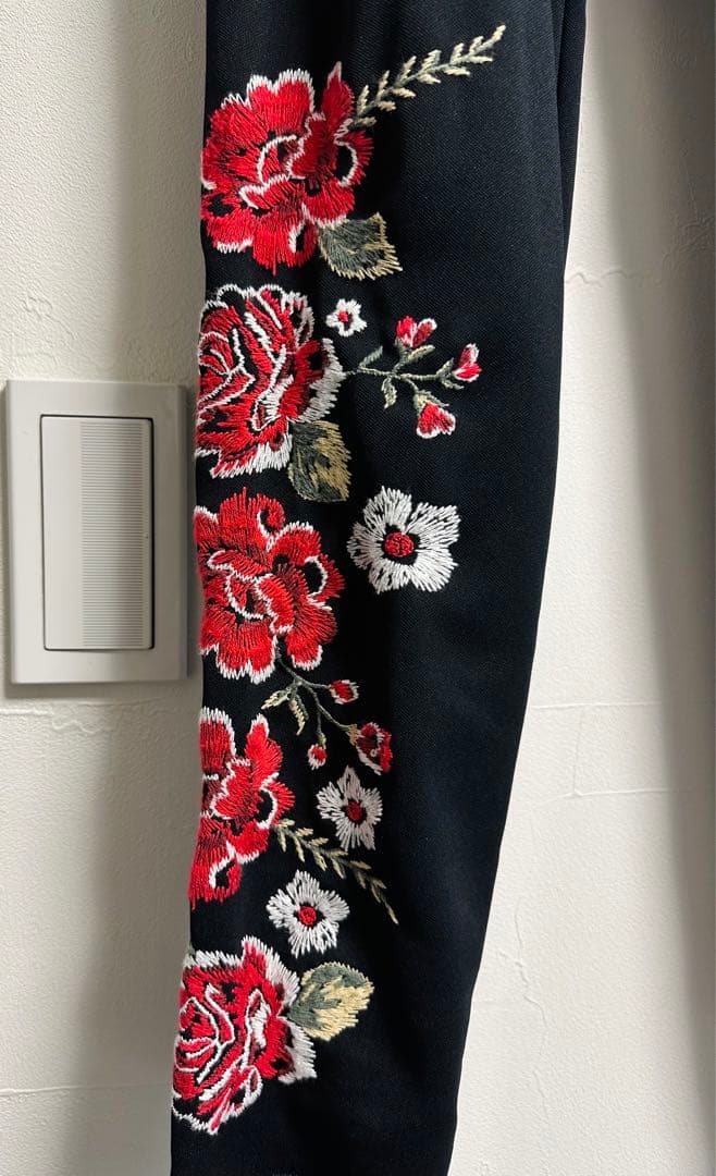 コムデギャルソンオムプリュス22SS 刺繍レギンス