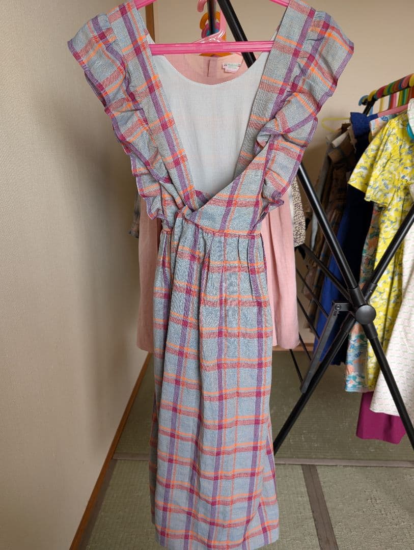 チェック柄フリルノースリーブワンピース　エプロン　ボンポワン　12A