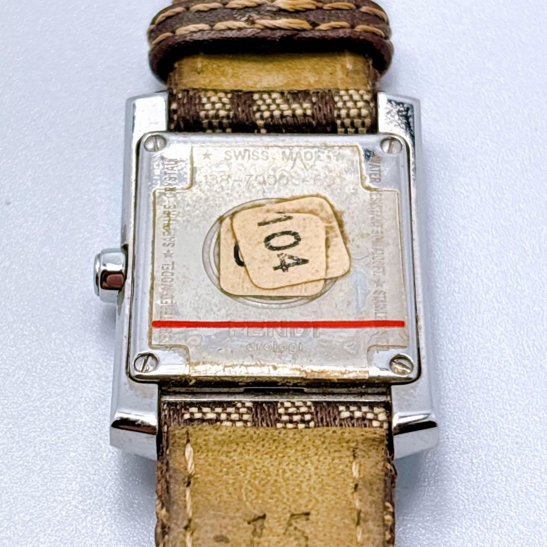 421 FENDI フェンディ　7000L スクエア　ズッカ　箱付き　腕時計