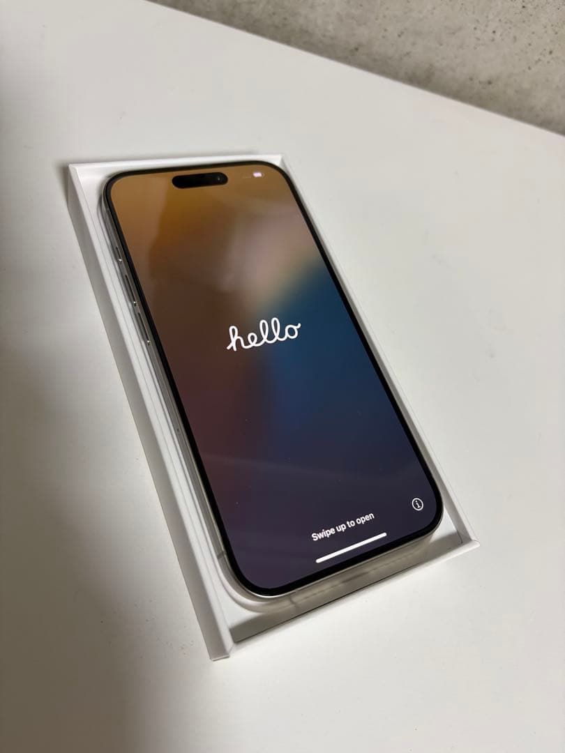 【極美品】iPhone15 Pro ナチュラルチタニウム 256GB