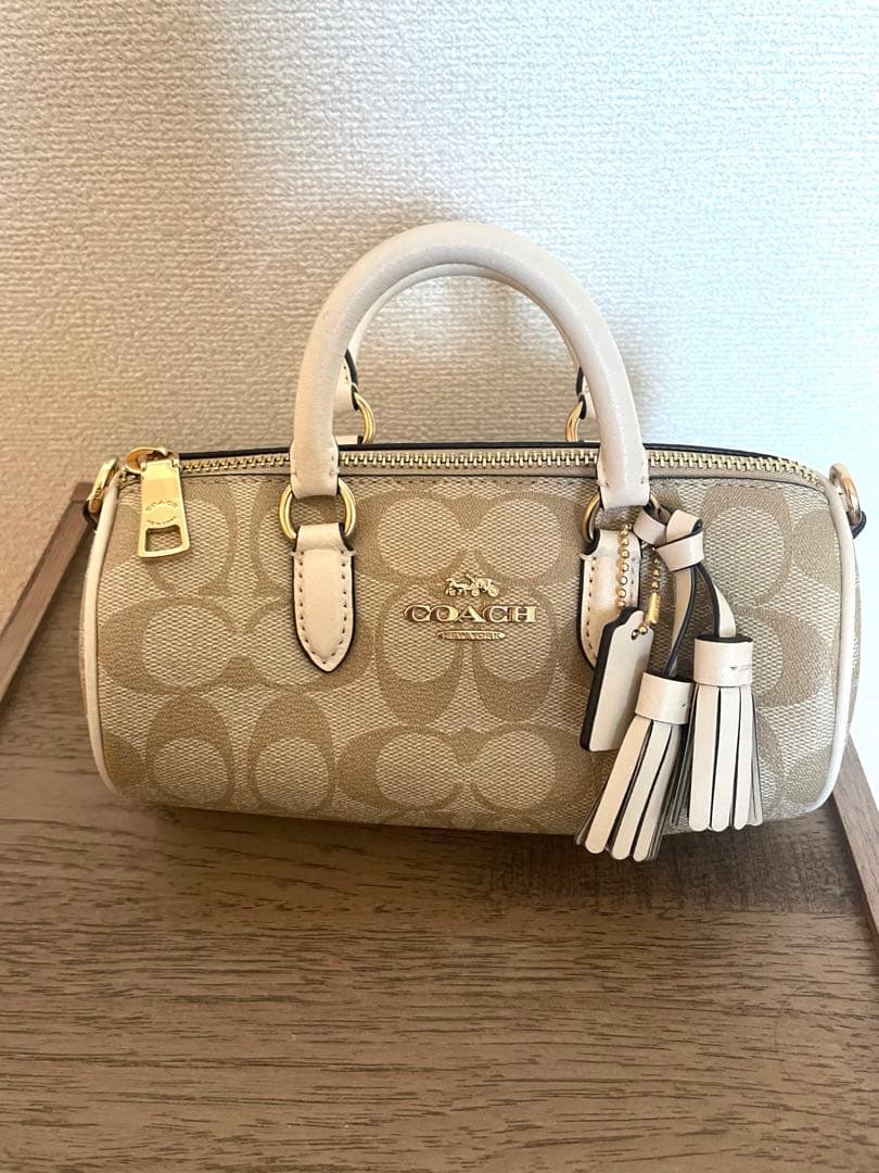 ジェラ様　コーチ　筒形　ショルダーバッグ