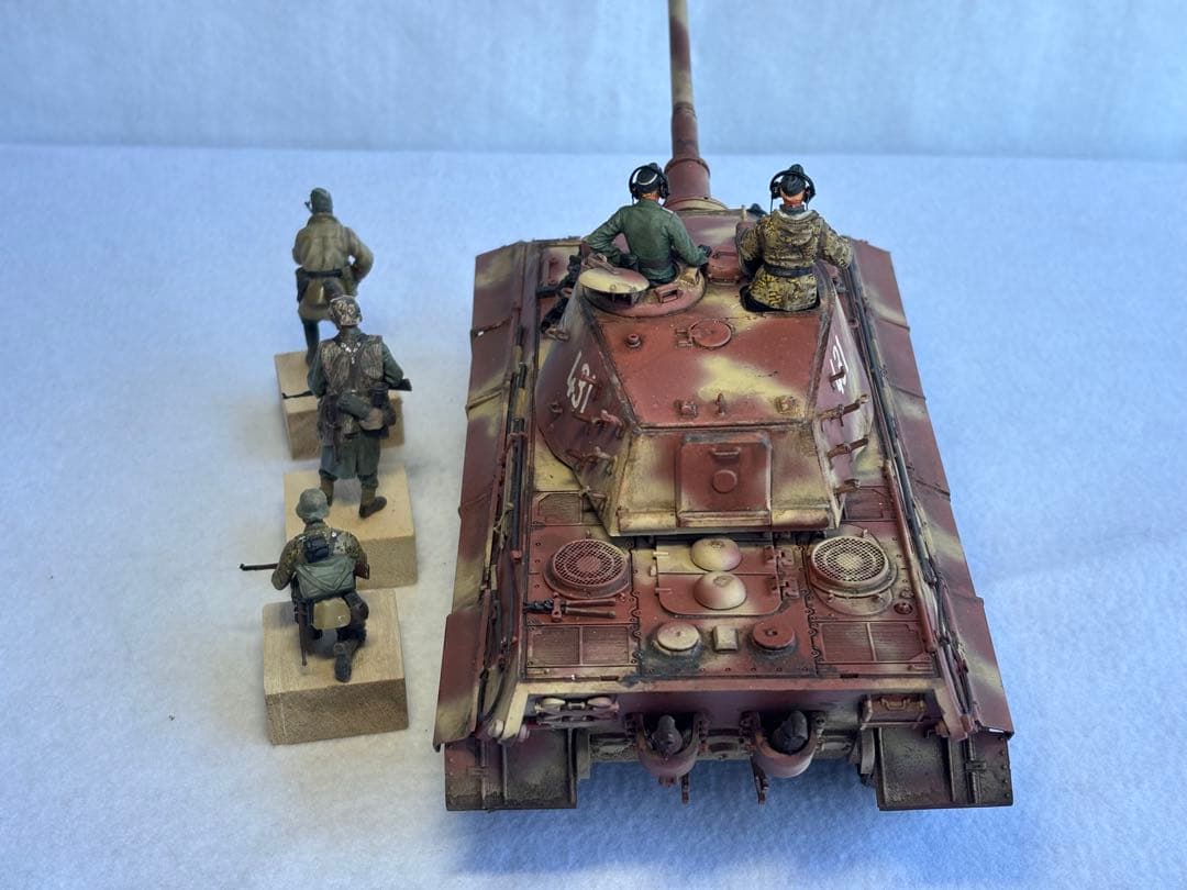 ドイツ陸軍E75号戦車プラモデル完成品