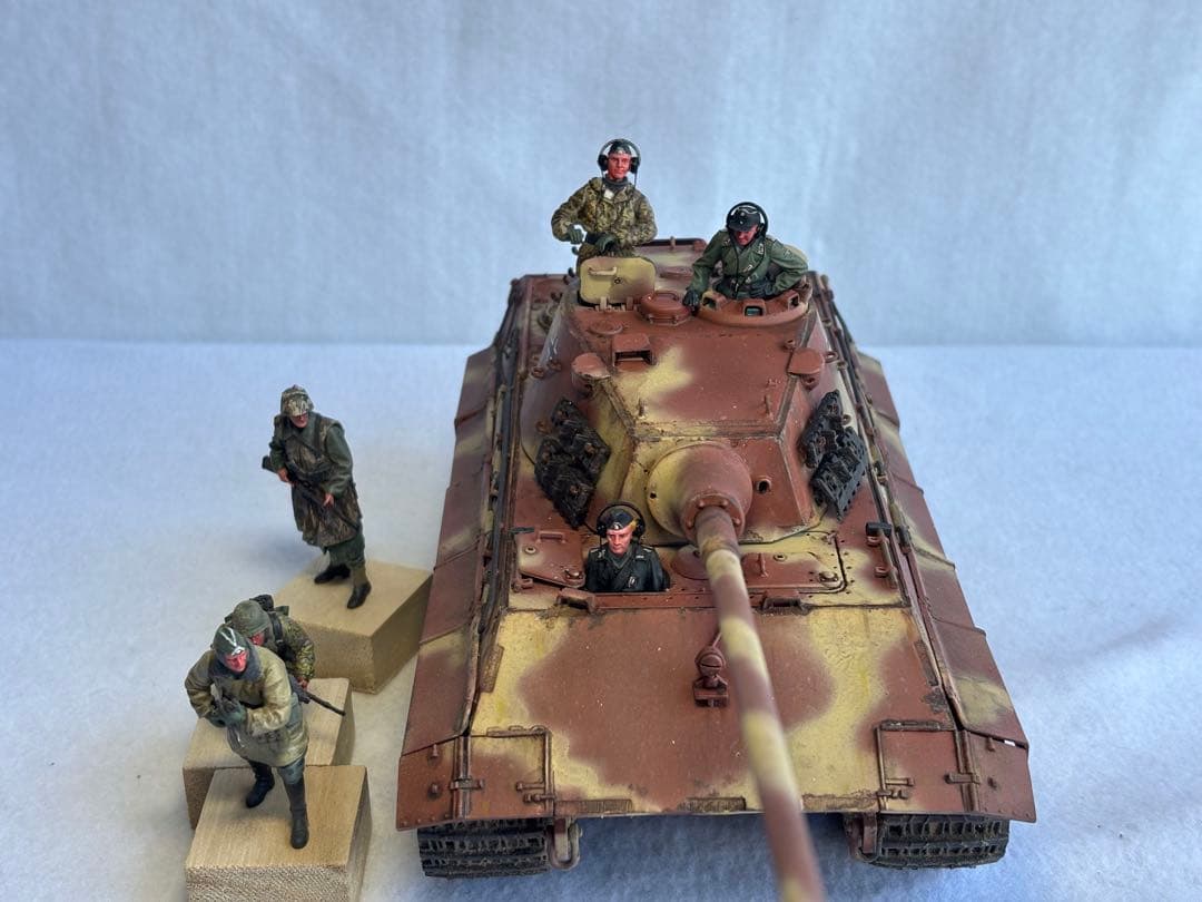 ドイツ陸軍E75号戦車プラモデル完成品