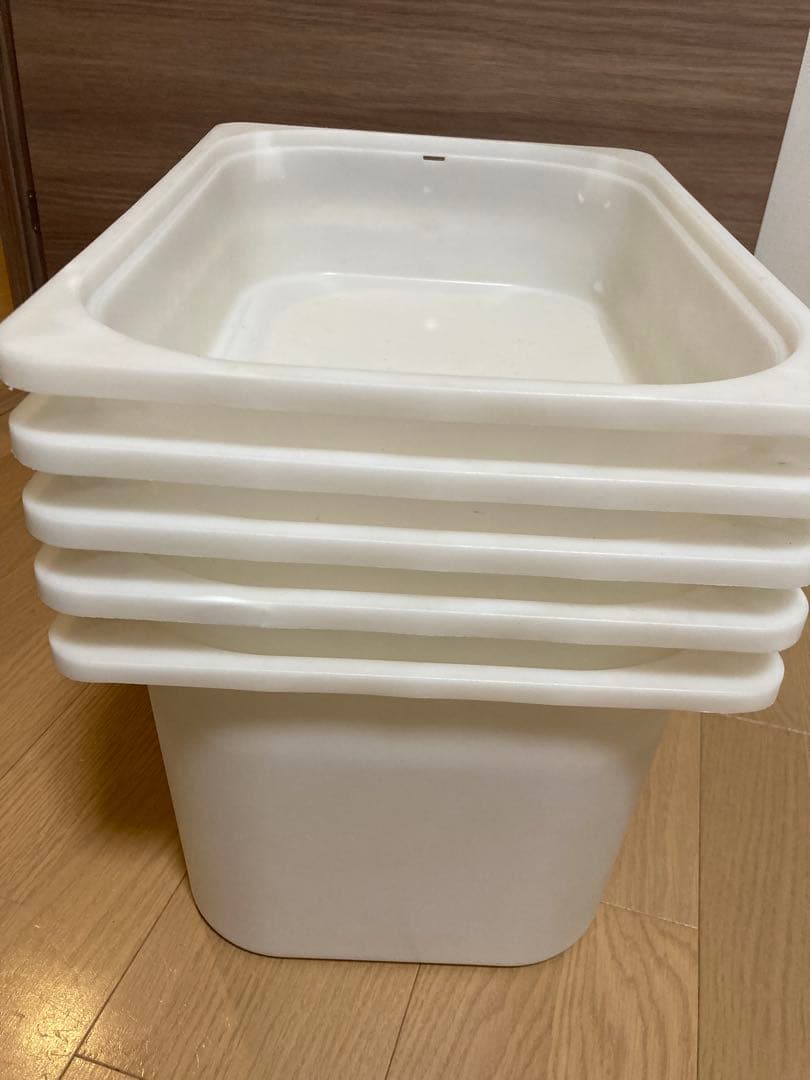 IKEAトロファスト収納ボックス、板付き