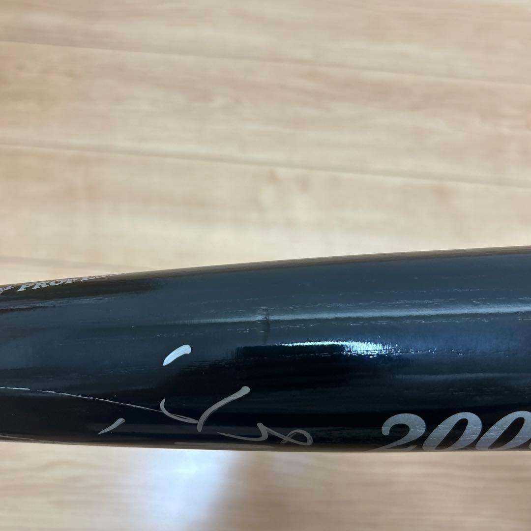 希少　広島東洋カープ　前田智徳選手 2000本安打　記念バット　サイン入り