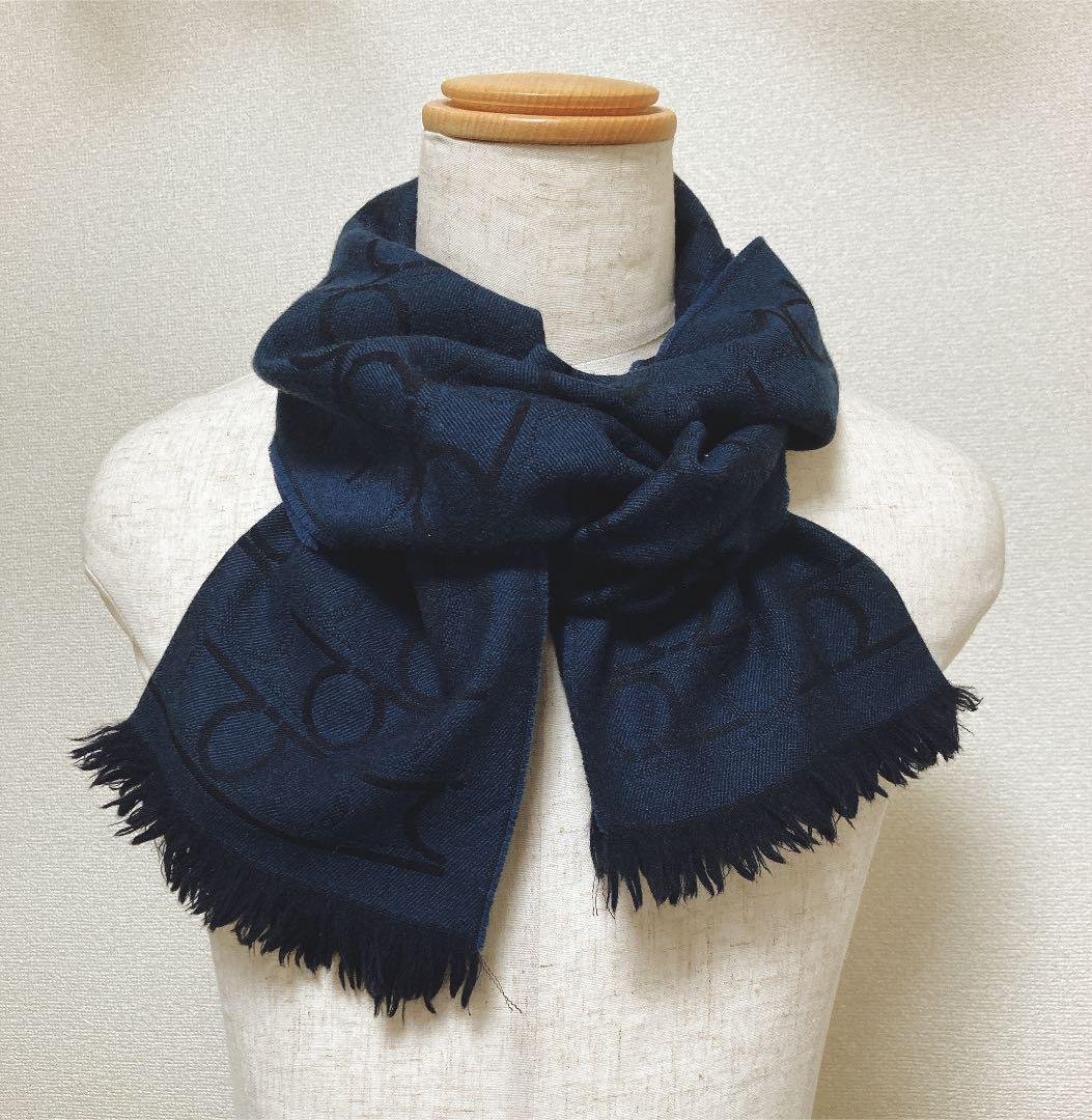 あ*ら様 フェラガモ　マフラー