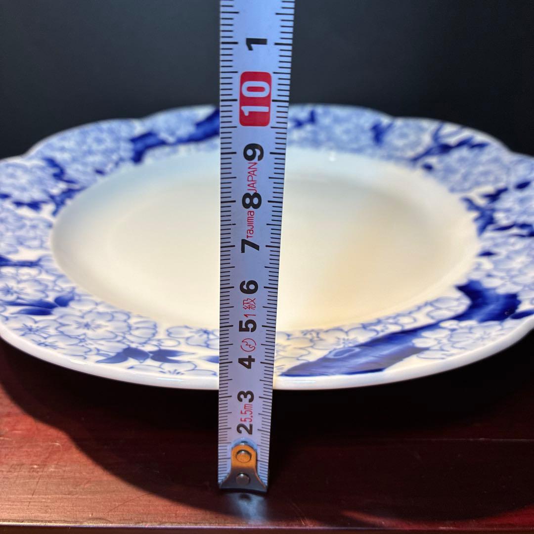 有田焼　深川製磁 青い花柄の皿 直径約27cm