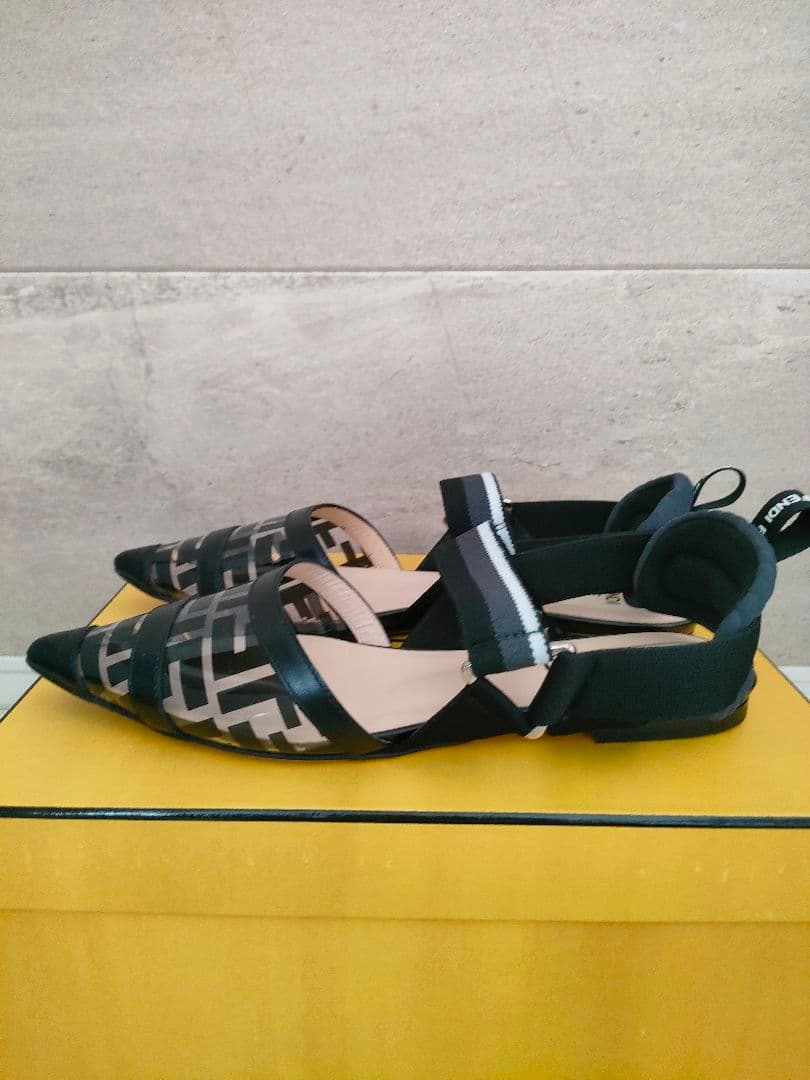 美品☆　FENDI　フェンディ　コリブリ　フラット　パンプス　37.5